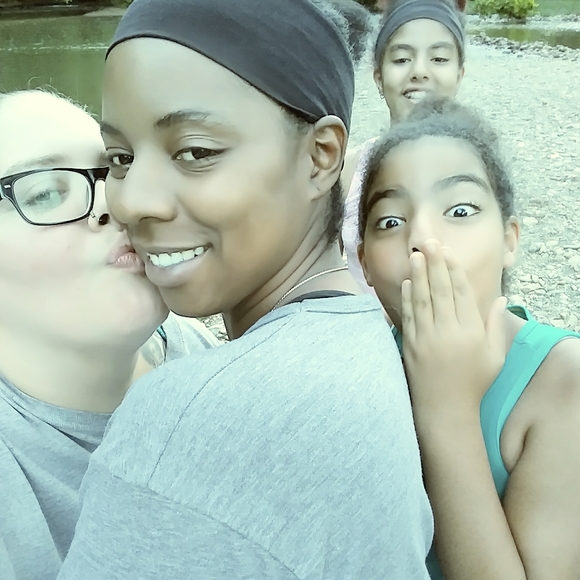 Meet your Posher, Shawna - Picture 3 of 4